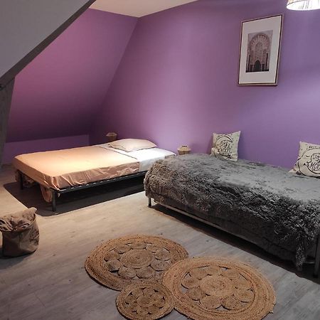Agreable Et Spacieuse Chambre Familiale Sansac-de-Marmiesse Exterior photo