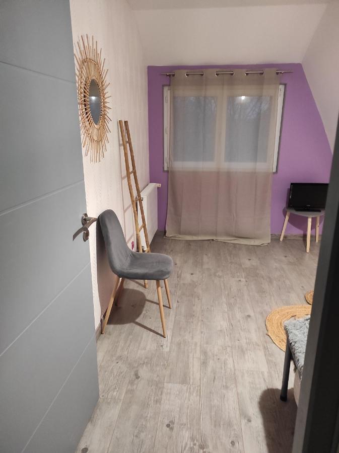 Agreable Et Spacieuse Chambre Familiale Sansac-de-Marmiesse Exterior photo
